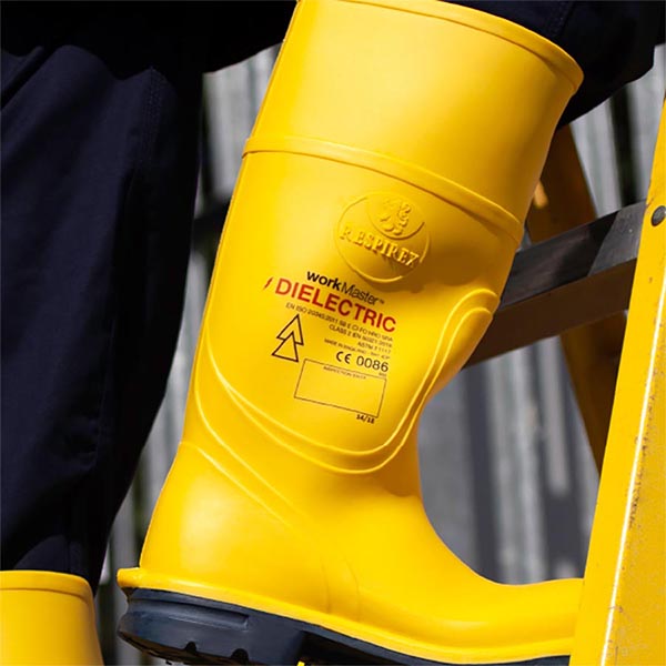 羿科60700401抗沖擊防滑耐磨絕緣靴圖片1