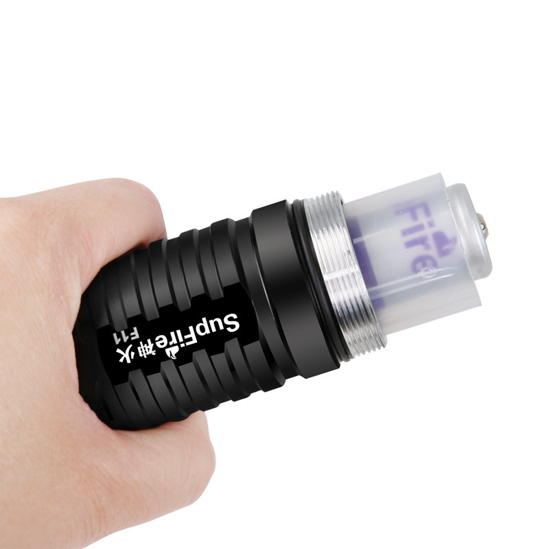 神火F11強光戶外防水手電筒圖片1