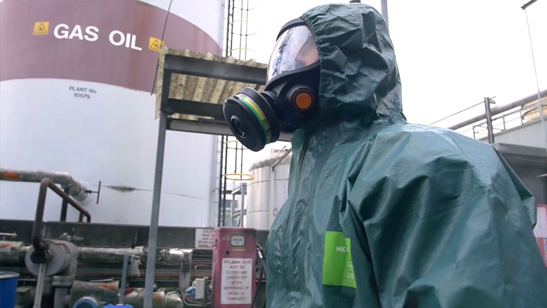 微護佳GR40-T-99-122-02MC4000綠色雙袖雙褲腿帶腳套連體防化服圖片2