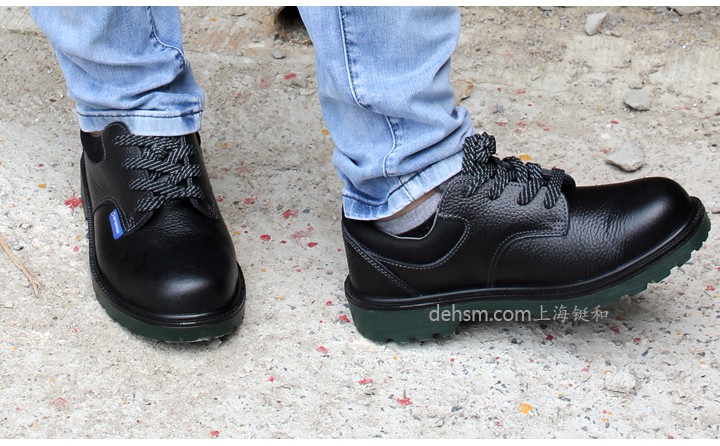 穿霍尼韋爾(巴固)BC0919701安全鞋實物圖