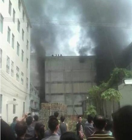 普寧內(nèi)衣廠發(fā)生火災(zāi)大樓事故現(xiàn)場圖片