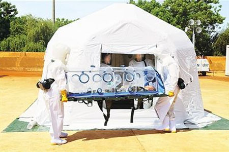 中國首套研發的埃博拉病毒防護裝備